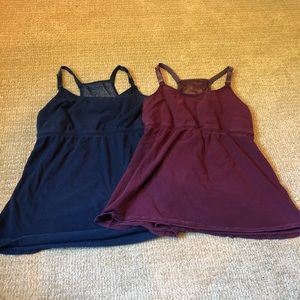Lot of 2 nursing tanks